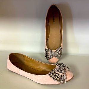 Women’s flats
